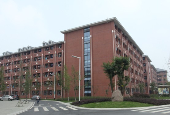 眉山东辰学校校园一角