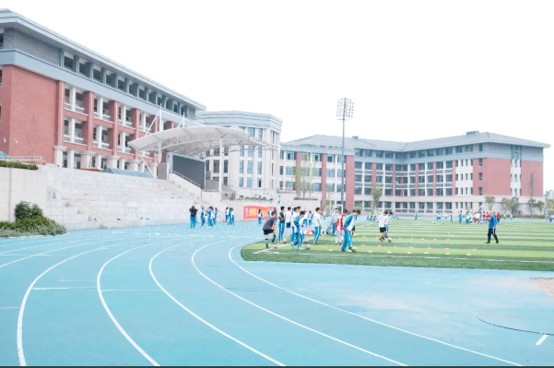 成都润德英才学校校园一角 成都润德英才学校校园一角