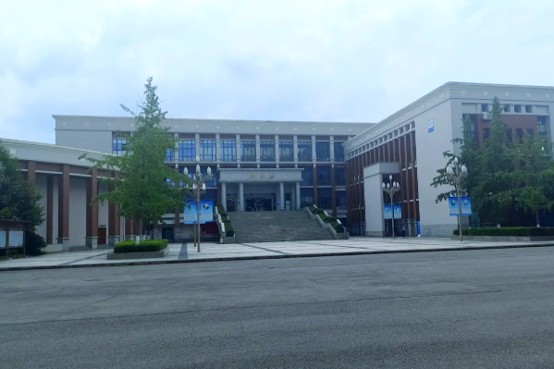 成都翔飞航空职业技术学校教学楼