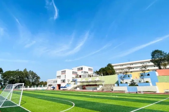 四川双流建设职业技术学校校园一角